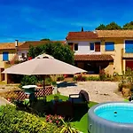 Mas Provencal Vue A 5 Min De La Et Jacuzzi *